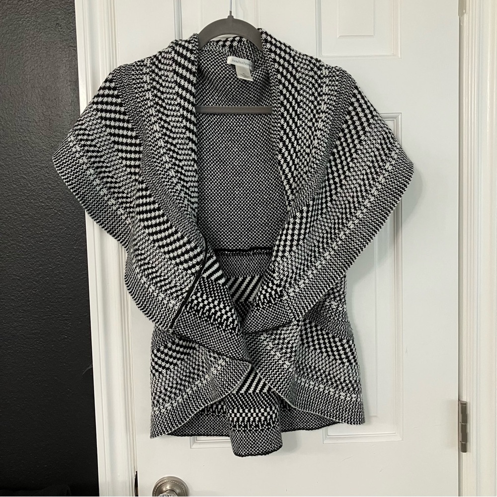JohnPaulRichard Black and White Knit Shrug
